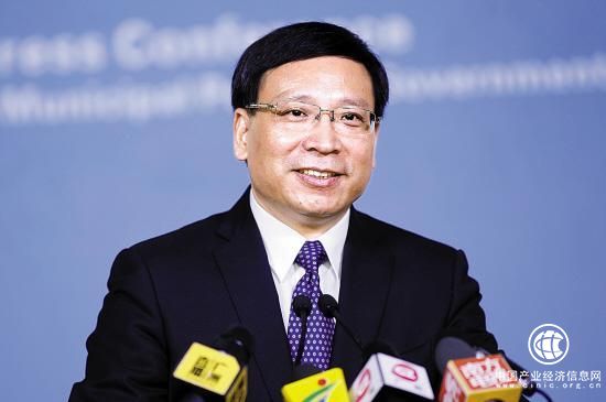 陳如桂任深圳市人民政府副市長(cháng)、代理市長(cháng)