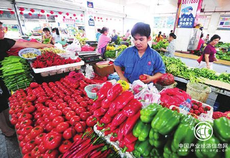 7月全國消費市場(chǎng)保持平穩增長(cháng) 網(wǎng)絡(luò )零售保持較高增長(cháng)