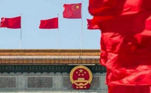 見(jiàn)證一個(gè)更加開(kāi)放自信的中國——外國人士眼中的中國兩會(huì )