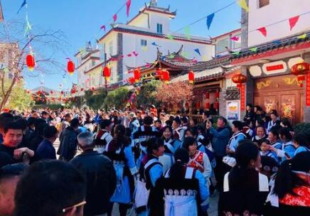 變化中彰顯中國發(fā)展活力——透視過(guò)年方式之變