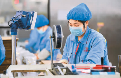 稅收服務(wù)多措并舉 助力外貿企業(yè)“轉場(chǎng)”突圍